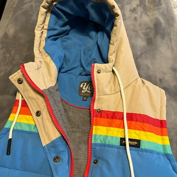 Women’s Epic Bluebird Puffer hooded vest - Picture 2 of 4